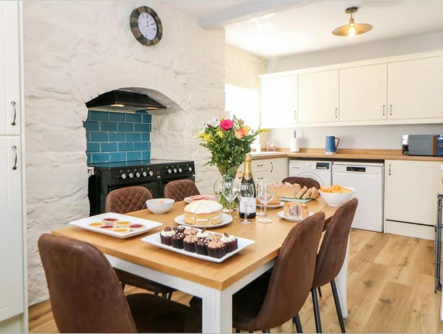 Babbling Brook Cottage Stony Middleton Exterior photo