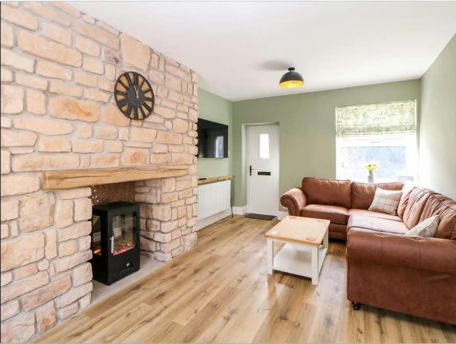 Babbling Brook Cottage Stony Middleton Exterior photo